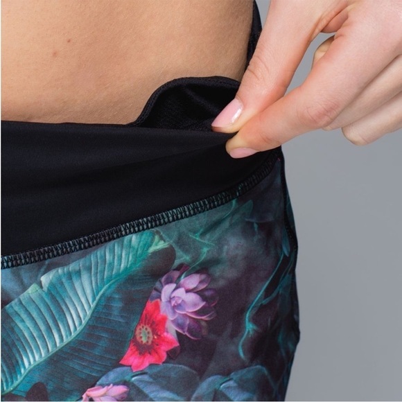lululemon Run Speed Short RARE Curious Jungle Black Luxtreme *4-way stretch - Picture 4 of 16